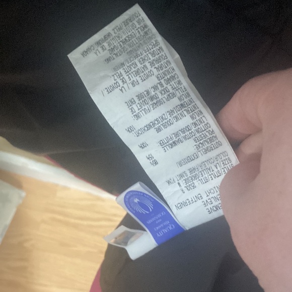 Women’s medium summit pink Montebello Parka - in excellent condition asking $750 - Picture 5 of 8